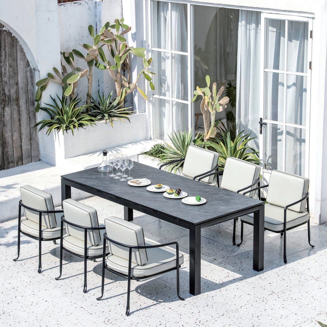 Borea Outdoor Dining Table