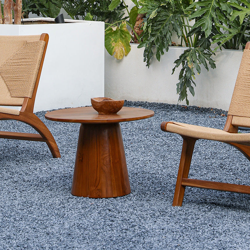 Saddle Outdoor Round Table