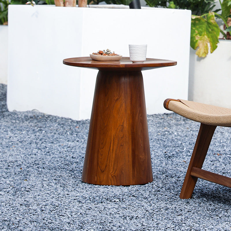 Saddle Outdoor Round Table