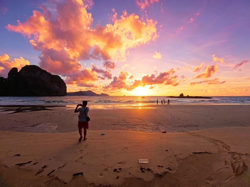 Cadlao Island Beach Lot